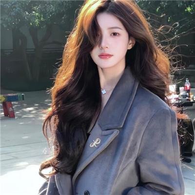 抓住稻草的野兽