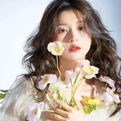 被赶出师门后,美女总裁主动求撩